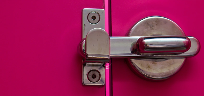 Childproof Gate Lock in Montebello, California